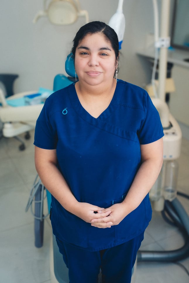 Margarita Llanos, Auxiliar paramédico en Odontología